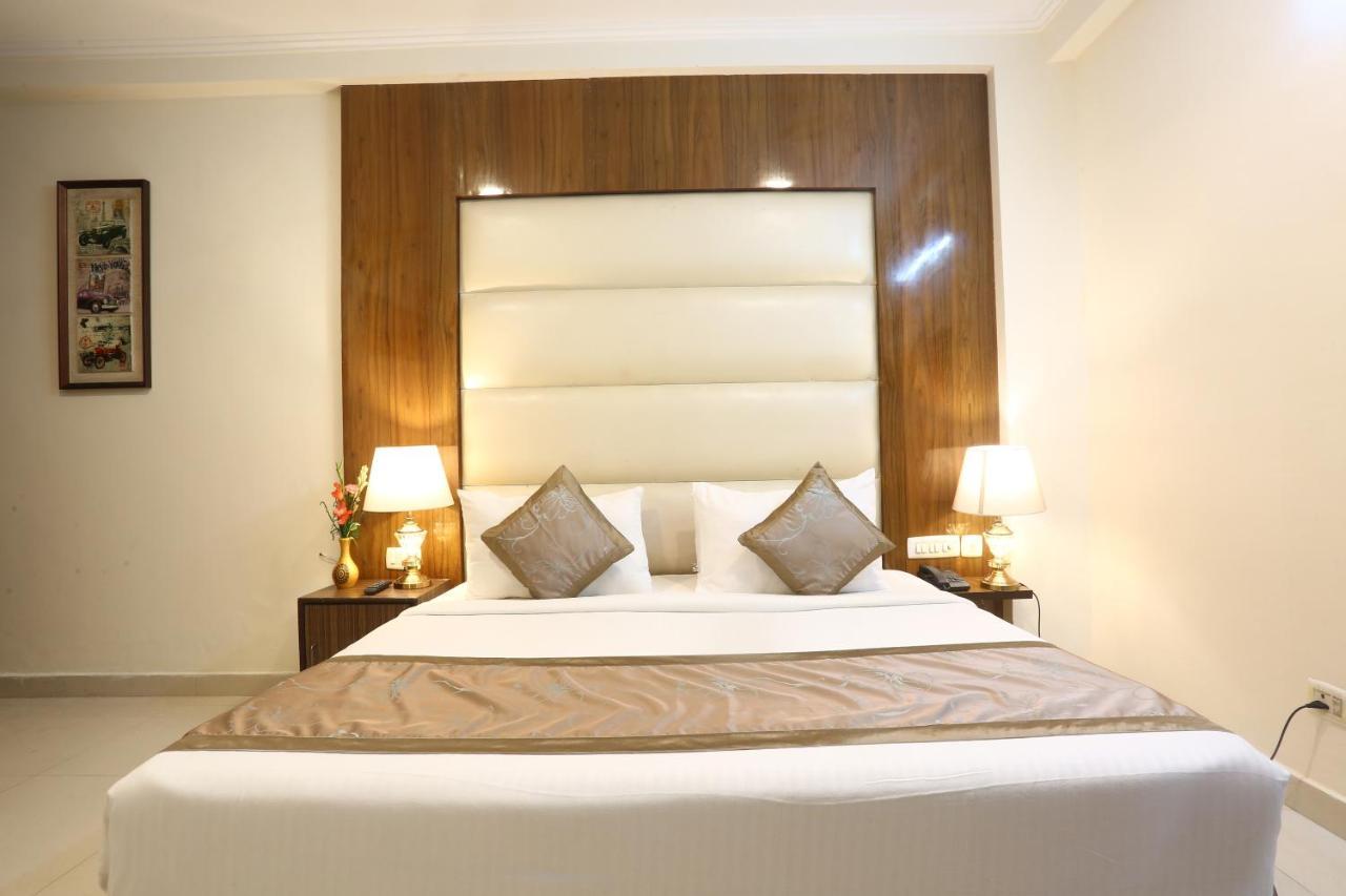 Hotel Earth Delhi  Buitenkant foto