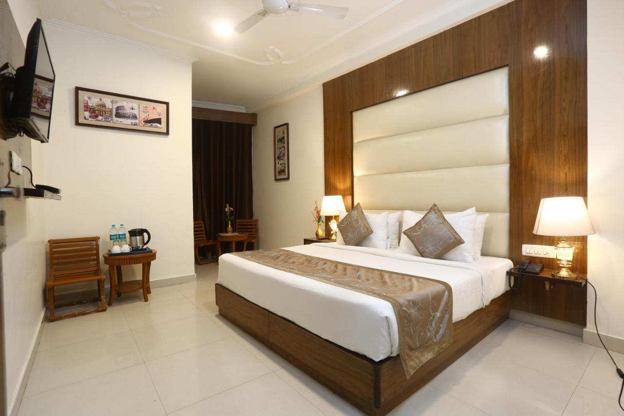 Hotel Earth Delhi  Buitenkant foto